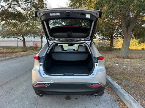 Certified 2024 Toyota Venza Limited image 7