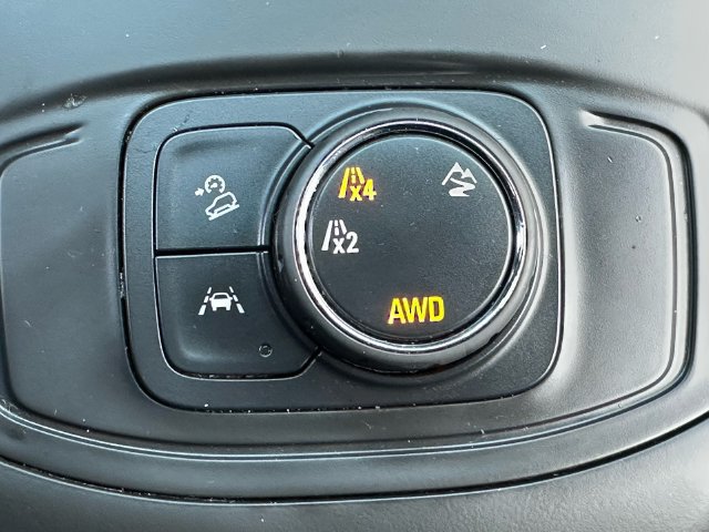 Used 2024 GMC Terrain SLE AWD/4WD image 20