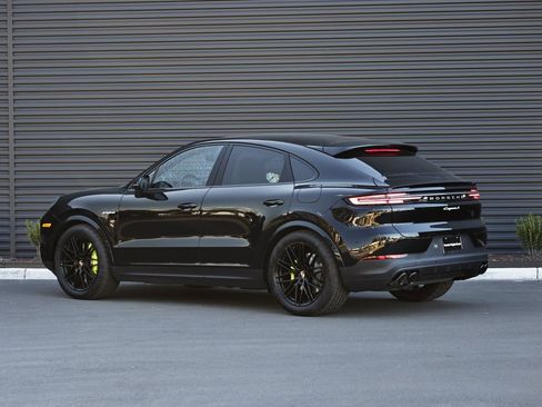New 2026 Porsche Cayenne S image 3