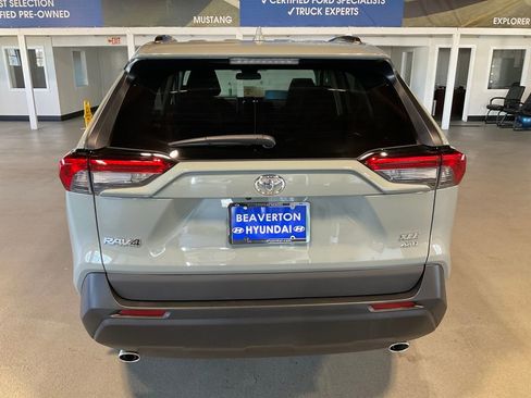 Used 2021 Toyota RAV4 XLE image 6