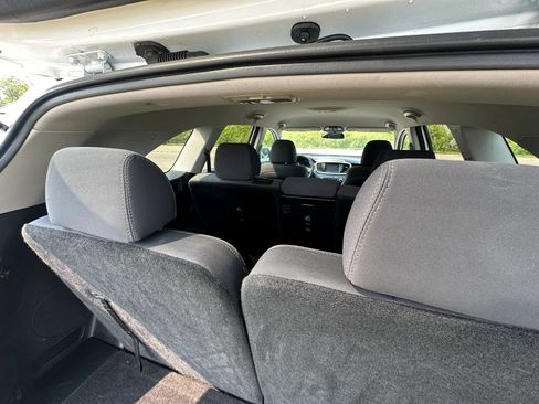 Used 2020 Kia Sorento LX FWD image 18
