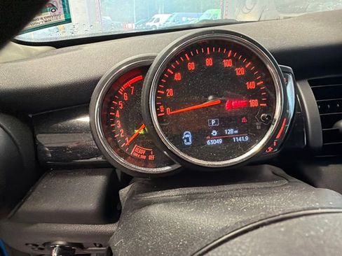 Used 2019 MINI Cooper 2-Door Hardtop FWD image 4