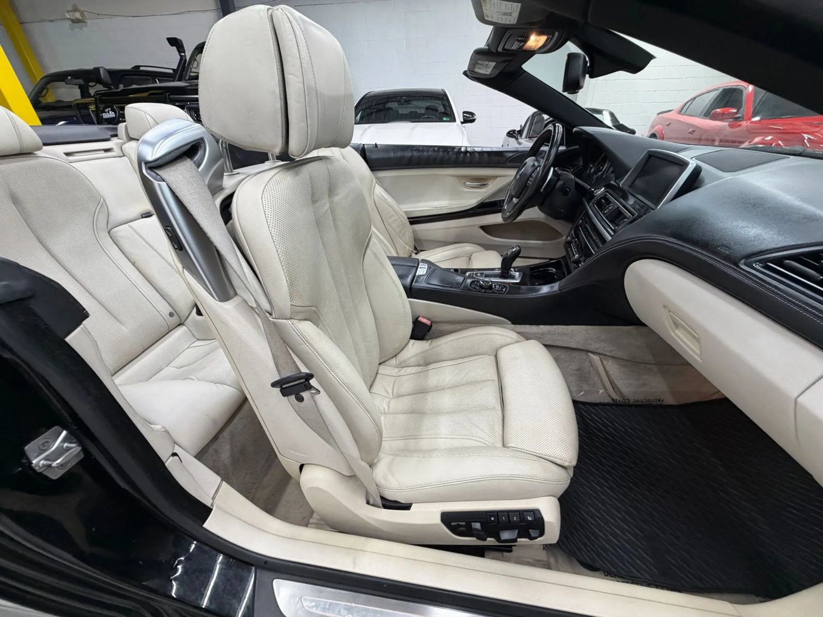 Used 2012 BMW 650i Convertible RWD image 16