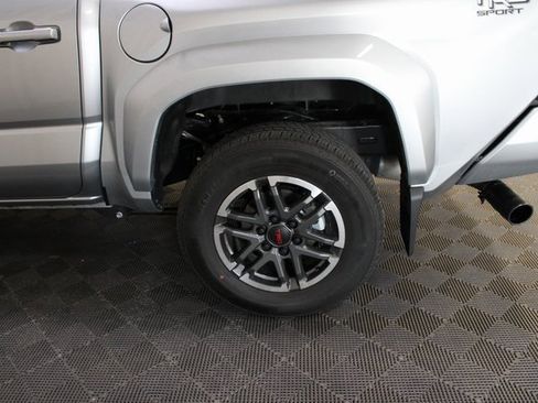 Used 2025 Toyota Tacoma Limited image 9