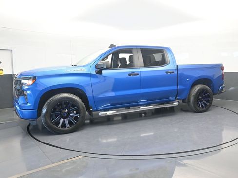 Used 2022 Chevrolet Silverado 1500 Custom image 2