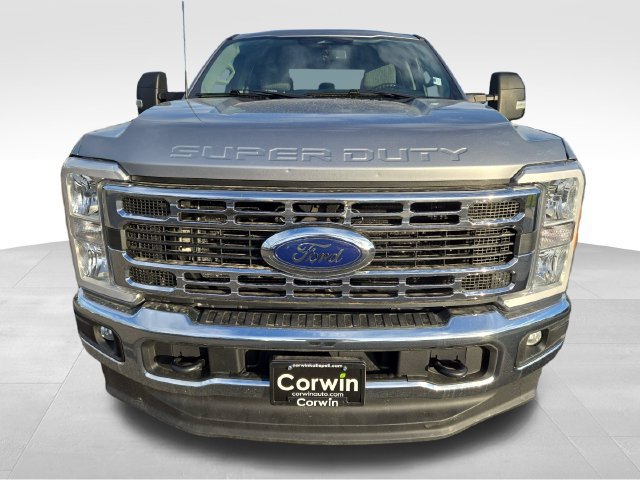Used 2023 Ford F350 4x4 Crew Cab Super Duty image 5