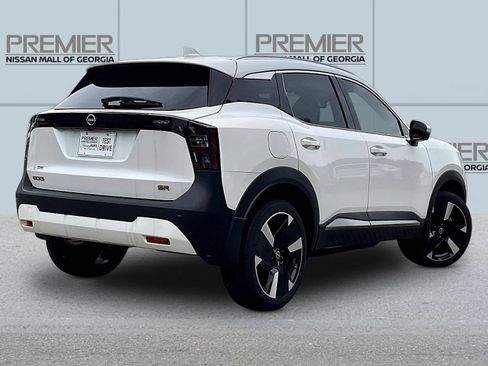 Certified 2025 Nissan Kicks SR FWD image 7
