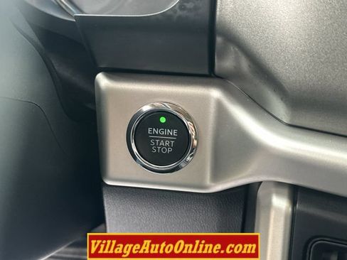Used 2024 Ford Expedition XLT AWD/4WD image 26