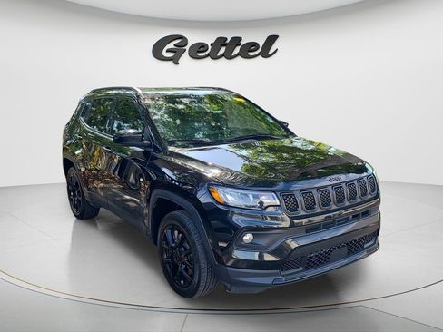 Used 2023 Jeep Compass Altitude image 3