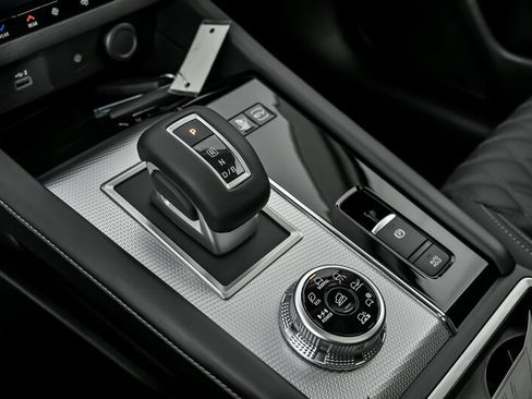 New 2025 Mitsubishi Outlander SEL image 24