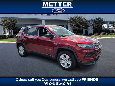 Used 2022 Jeep Compass Latitude image 1