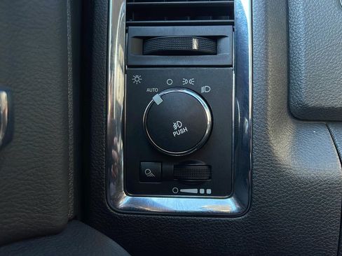 Used 2012 RAM 1500 Laramie AWD/4WD image 17