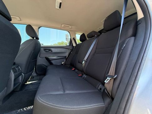 Used 2024 Nissan Rogue S FWD image 33