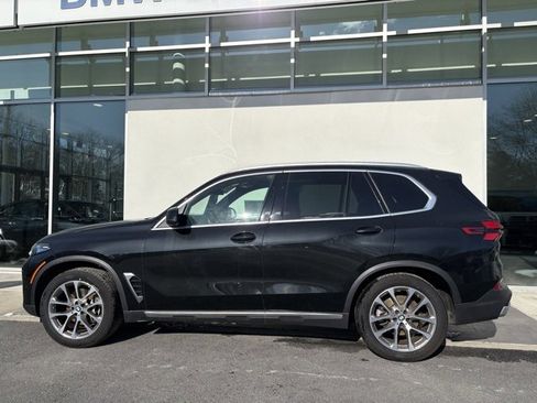 Used 2025 BMW X5 xDrive40i w/ Parking Assistance Package image 2