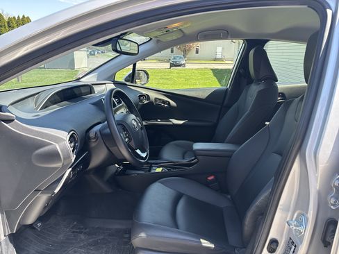 Used 2020 Toyota Prius XLE w/ Advanced Technology Package AWD/4WD image 12