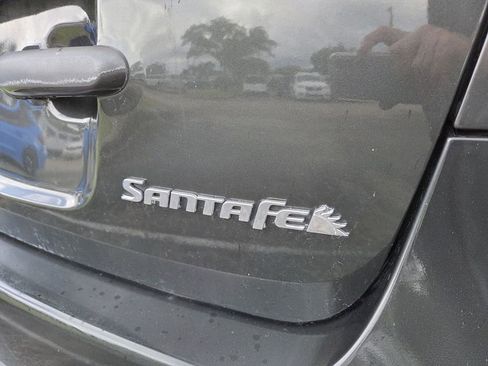 Used 2010 Hyundai Santa Fe SE FWD image 4