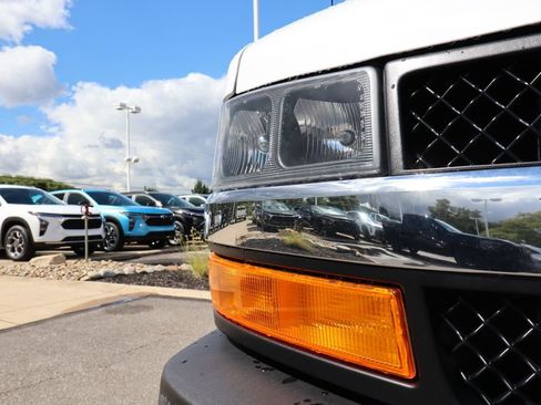 New 2025 Chevrolet Express 2500 w/ Driver Convenience Package image 4