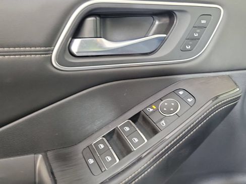 Used 2024 Nissan Rogue Platinum FWD image 16