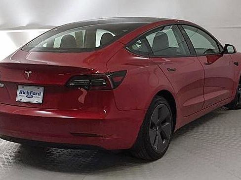 Used 2023 Tesla Model 3 Standard Range image 3