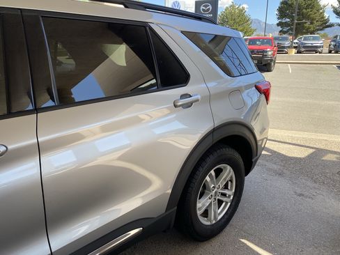 Used 2020 Ford Explorer XLT w/ Equipment Group 202A AWD/4WD image 50