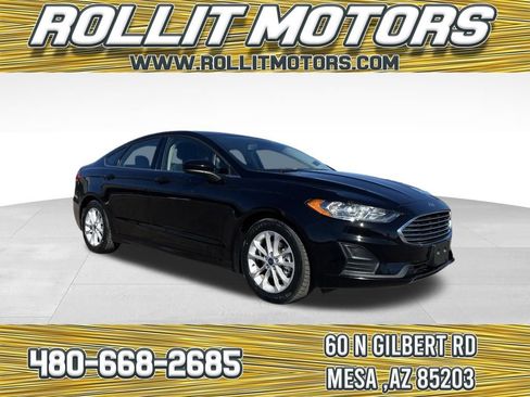 Used 2019 Ford Fusion SE image 1