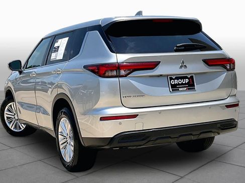 Used 2023 Mitsubishi Outlander ES FWD image 22