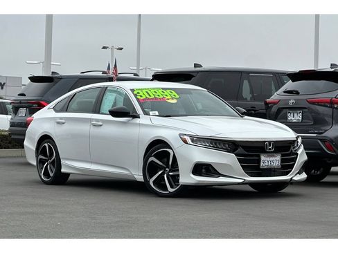 Used 2022 Honda Accord Sport image 2