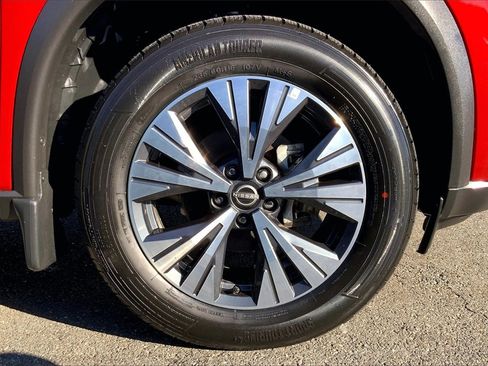 Certified 2023 Nissan Rogue SV image 8