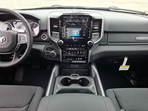 New 2026 RAM 1500 4x4 Crew Cab image 11