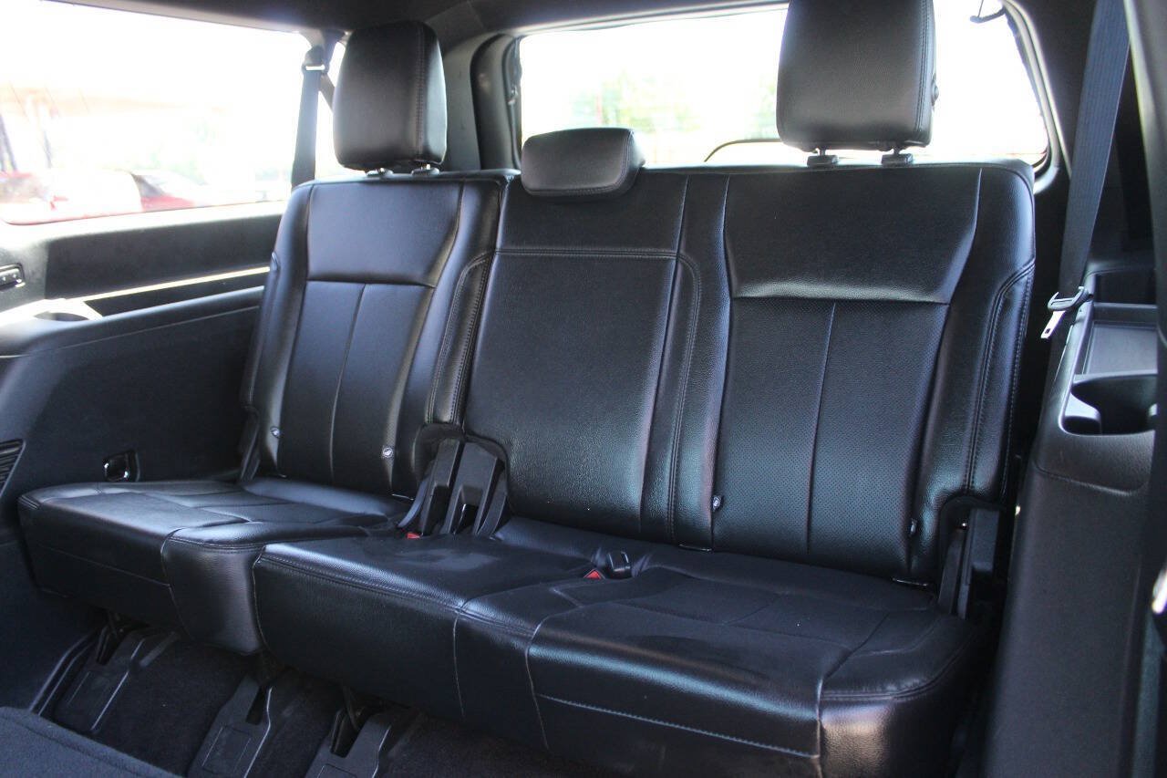 Used 2019 Ford Expedition Max XLT w/ Equipment Group 201A AWD/4WD image 17