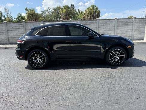 Certified 2024 Porsche Macan AWD/4WD image 7