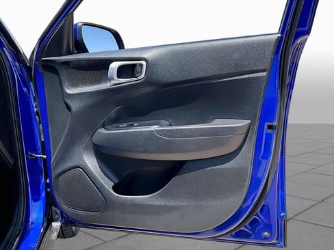 Used 2024 Hyundai Venue SEL FWD image 22