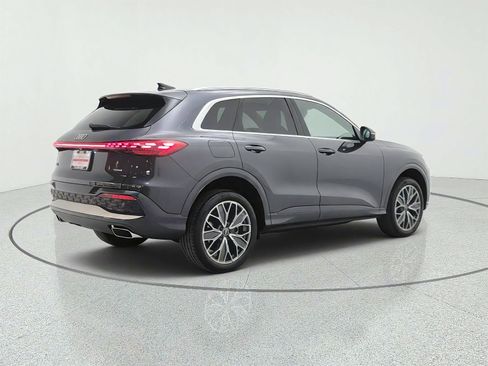 Used 2025 Audi Q5 Premium Plus w/ Premium Plus AWD/4WD image 5