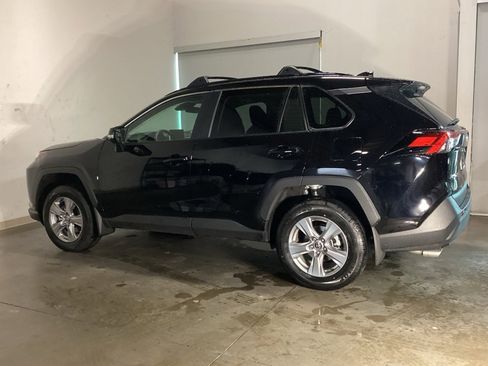 Used 2025 Toyota RAV4 XLE w/ Convenience Package image 10
