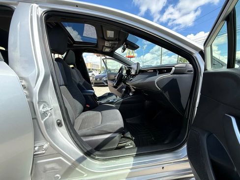 Used 2022 Toyota Corolla SE w/ SE Premium Package image 40