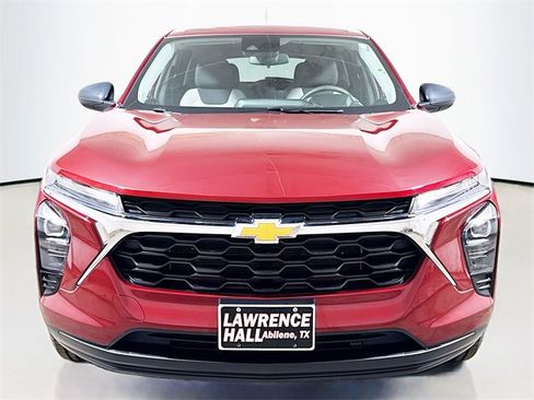 Used 2024 Chevrolet Trax LS image 2