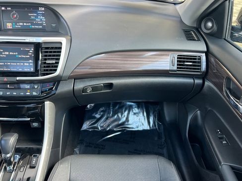 Used 2017 Honda Accord EX-L image 28