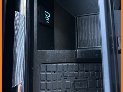 Used 2023 Ford F350 Lariat w/ Lariat Ultimate Package image 27