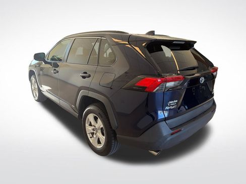 Used 2021 Toyota RAV4 XLE AWD/4WD image 2