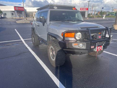 Used 2013 Toyota FJ Cruiser 4WD w/ Trail Teams Special Edition image 8