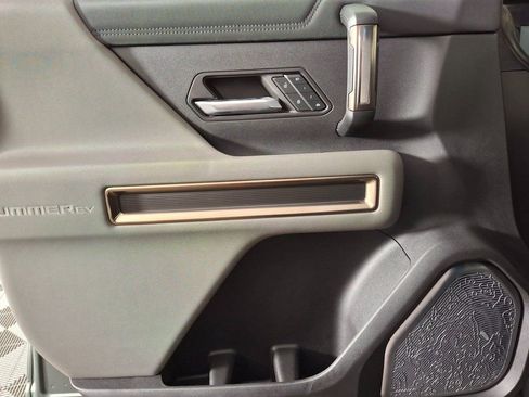 Used 2024 GMC Hummer EV 3X w/ LPO, Illumination Package image 23