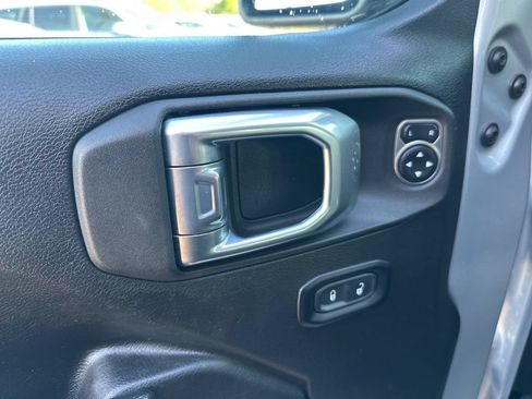 Used 2022 Jeep Wrangler Unlimited Sport AWD/4WD image 28
