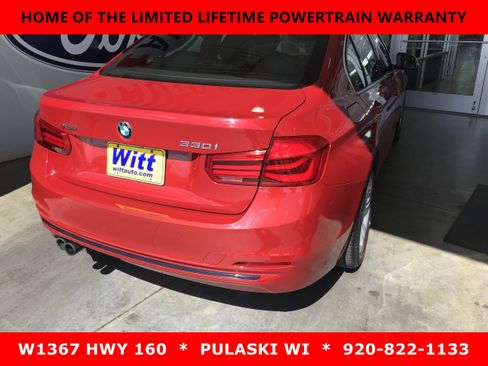 Used 2017 BMW 330i xDrive Sedan AWD/4WD image 4