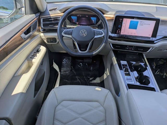 New 2026 Volkswagen Atlas SE FWD image 17