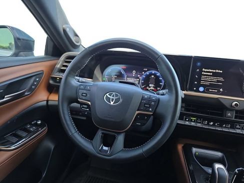 Used 2025 Toyota Crown Signia w/ Advanced Technology Package AWD/4WD image 14