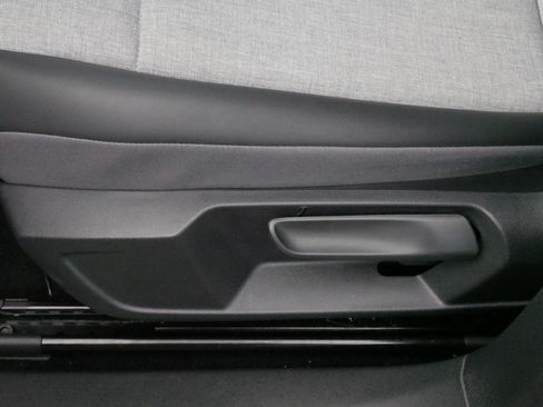 Certified 2025 Volkswagen ID.4 Pro AWD/4WD image 20
