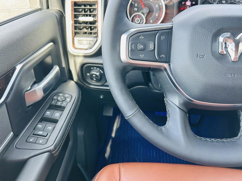 New 2025 RAM 3500 Big Horn AWD/4WD image 16