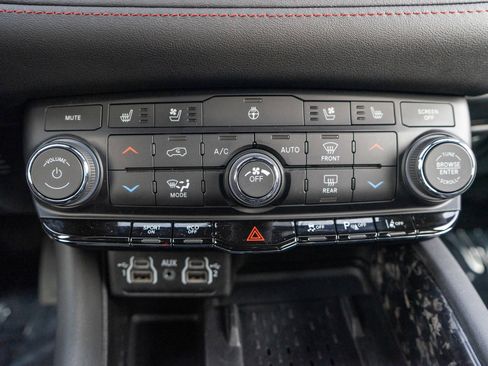 Used 2025 Dodge Durango R/T AWD/4WD image 21