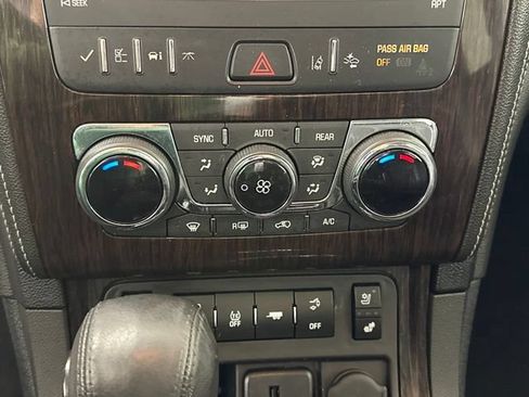 Used 2017 Chevrolet Traverse Premier FWD image 29