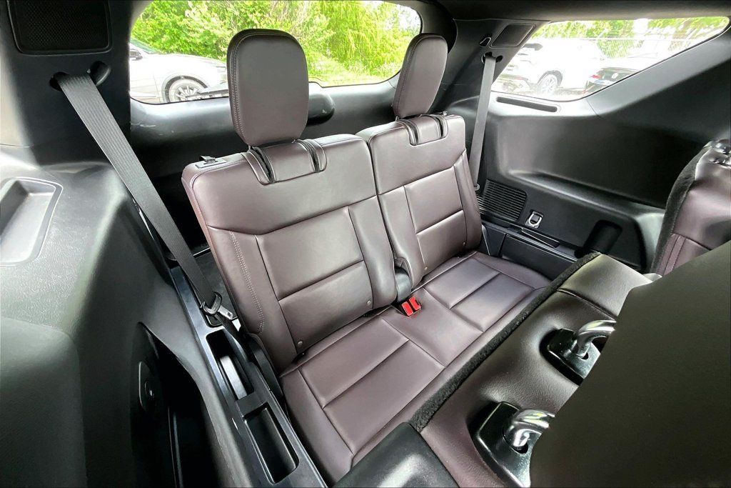 Used 2025 Ford Explorer Platinum w/ LUX Leather Package AWD/4WD image 37